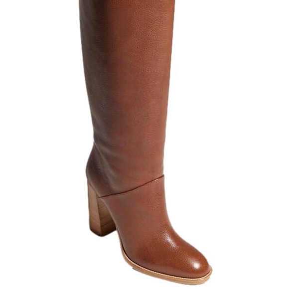 Banana Republic Lorca Leather Boots – Classic, Chic & Timeless - Picture 2 of 4